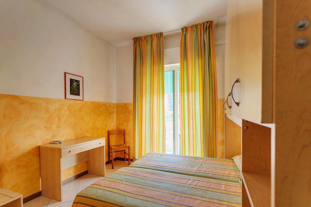 Hotel Canova Лидо-ди-Езоло Номер фото